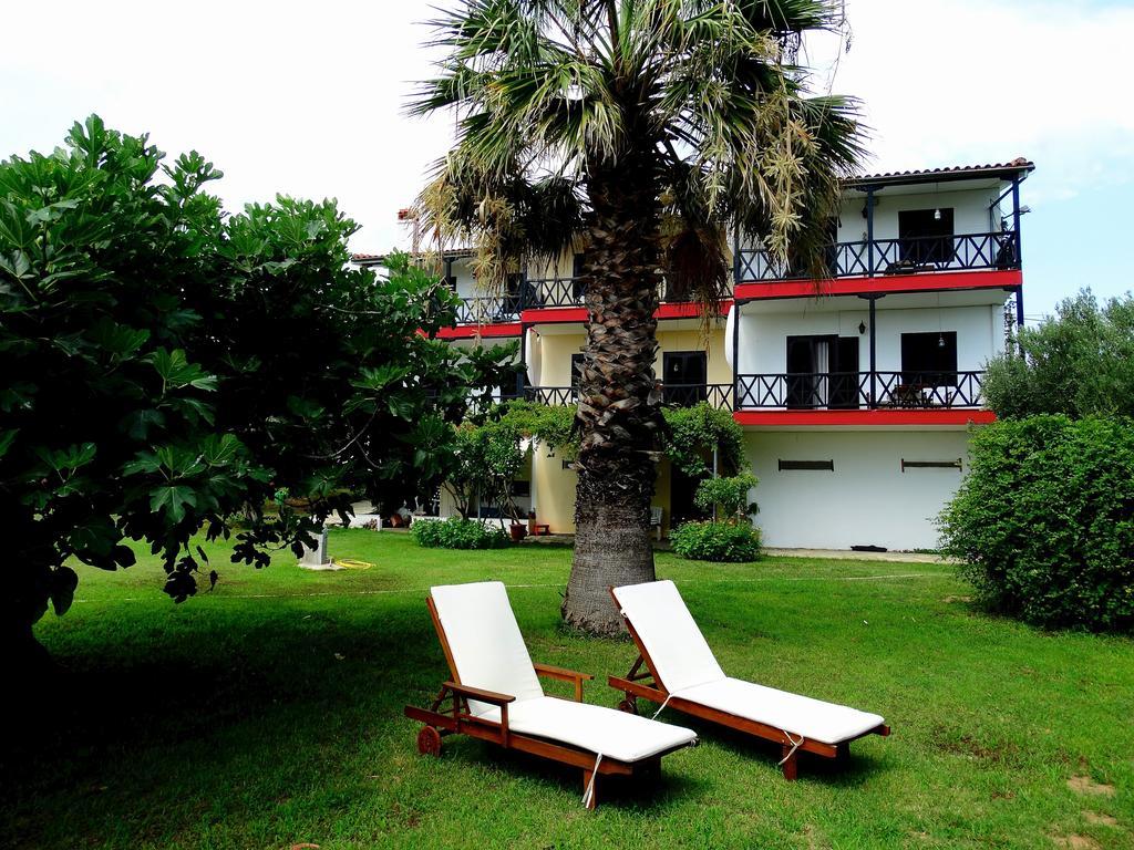 Apartments Karpetis A Green Paradise Psakoudia Room photo