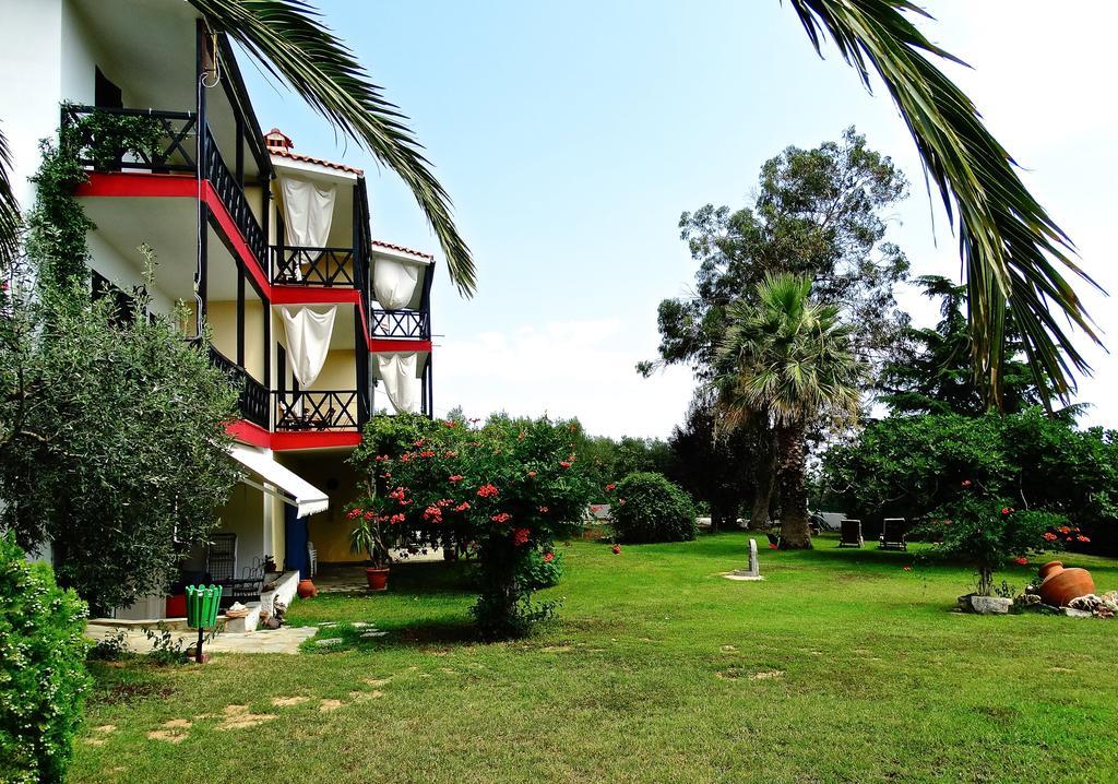 Apartments Karpetis A Green Paradise Psakoudia Room photo