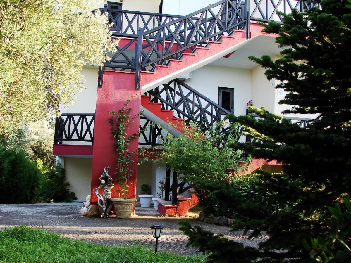 Apartments Karpetis A Green Paradise Psakoudia Exterior photo