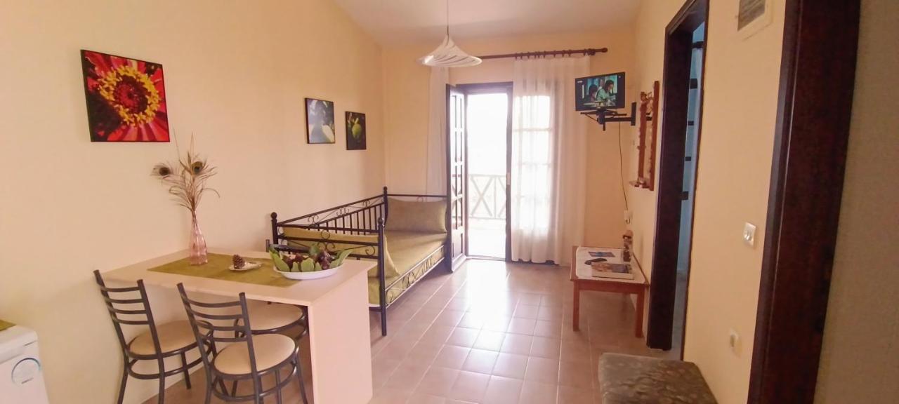 Apartments Karpetis A Green Paradise Psakoudia Exterior photo