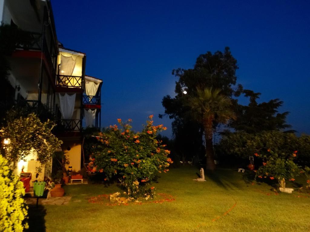 Apartments Karpetis A Green Paradise Psakoudia Room photo
